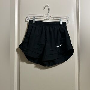 Nike shorts SIZE: S